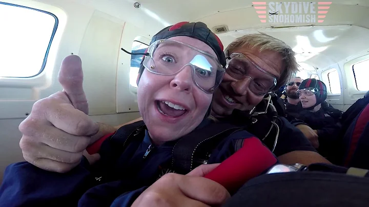 Caitlin Greaney's Tandem skydive!