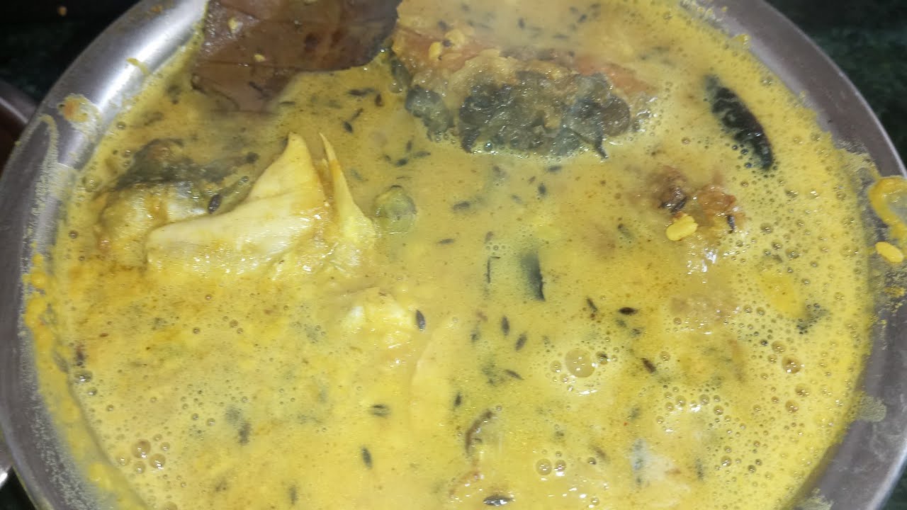 কাতলা মাছের মাথা দিয়ে মুগ ডাল 