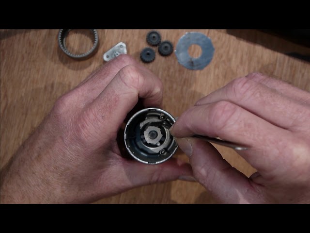 Black and Decker 9019 Electric Screwdriver Gearbox Disassembly and  Re-assembly - YouTube