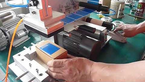 Tabletop semi automatic flat square bottle labeling machine