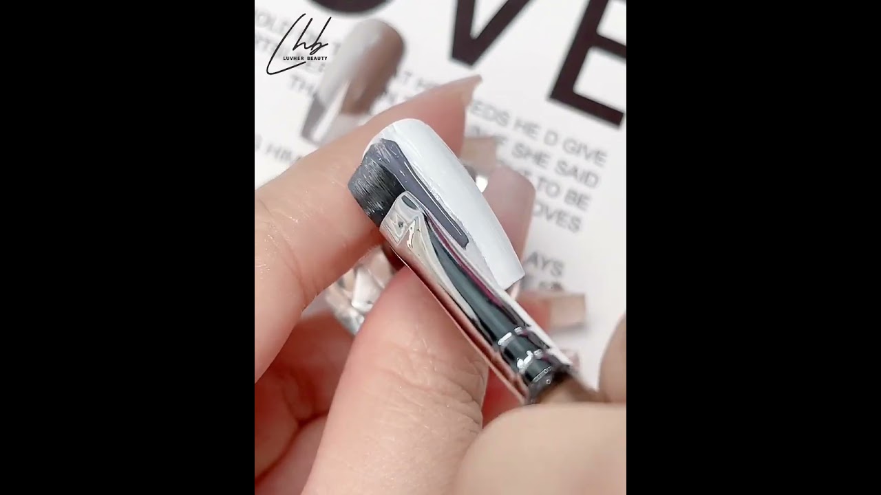 Optical illusion Ombré French Tip | luvherbeauty.com