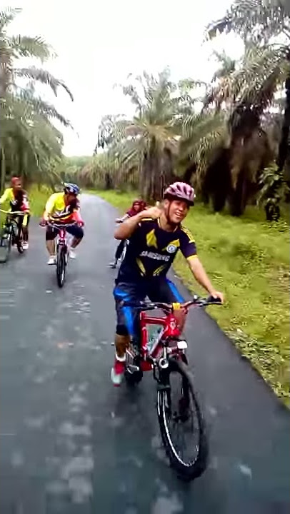 gowes ketemu pasangan romantis
