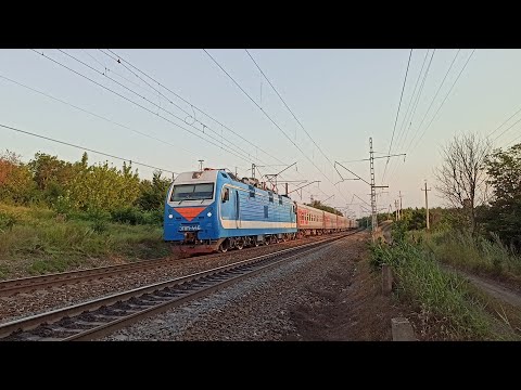 Электровоз ЭП1М-446 с
