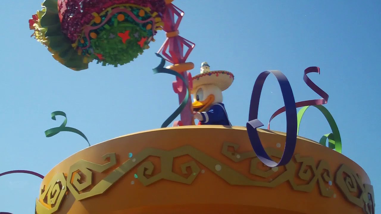 Disneyland Soundsational Parade - YouTube