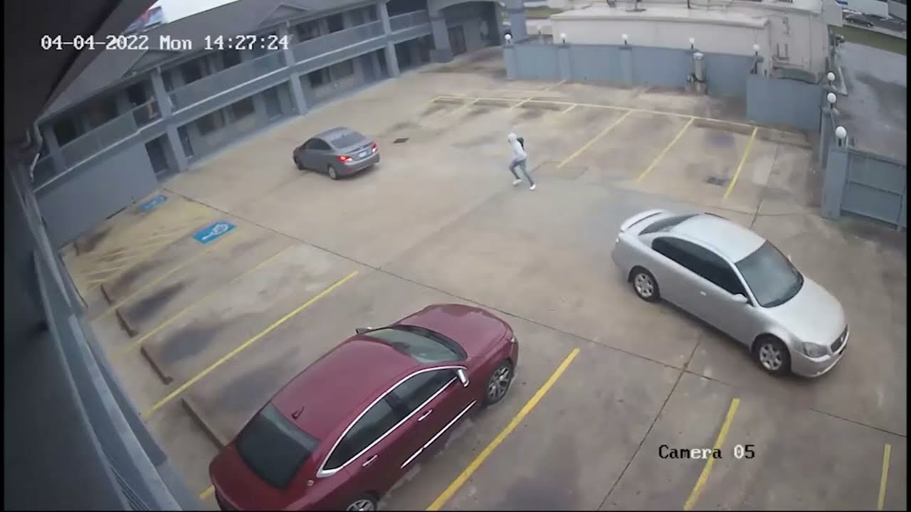 Caught on cameras: Man robbed after posting Facebook ad selling car ...