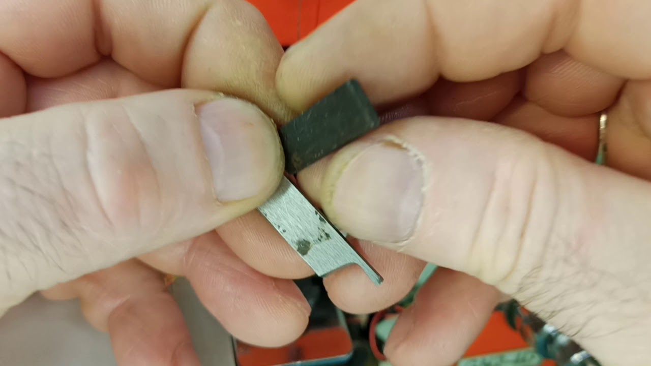 заточка и установка ножей на оверлок FN.