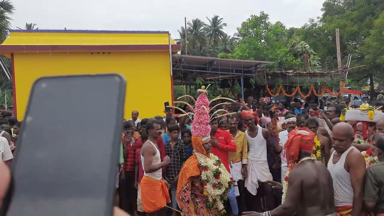 குன்னத்தூர் ஒருக்காம்பாளையம் மொண்டி அப்புச்சி கரகம்