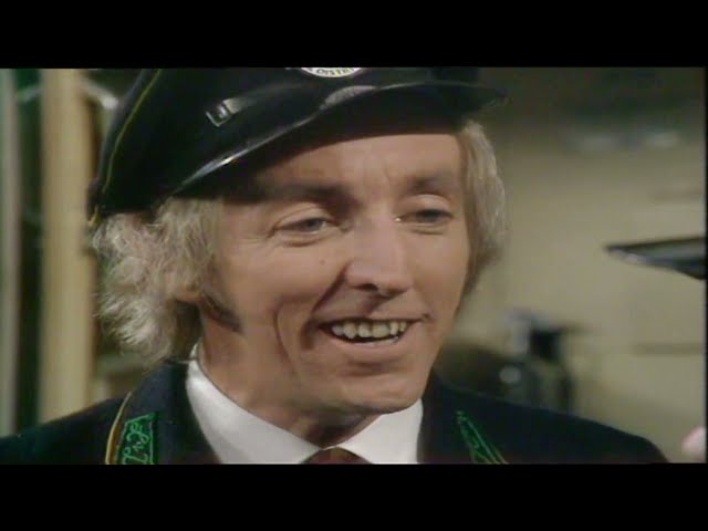 On The Buses Series 4 Episode 1 Nowhere To Go class=