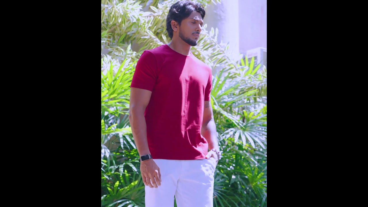 Make bold moves in ELK crewnecks – the season’s staple. ❤️⚡️