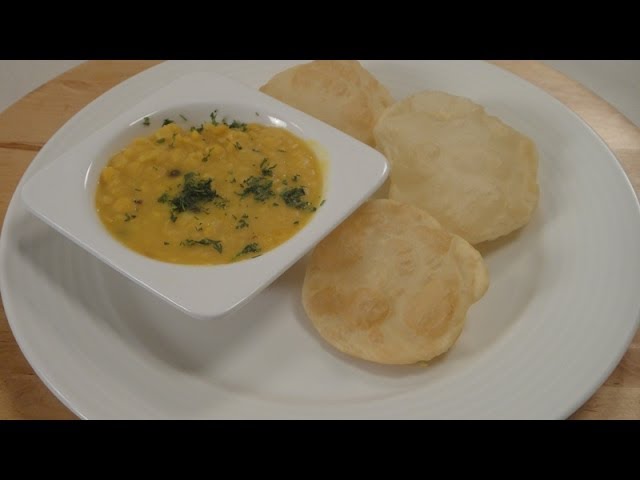 Luchi With Cholar Dal | Bengali Special Recipe | Sanjeev Kapoor Khazana