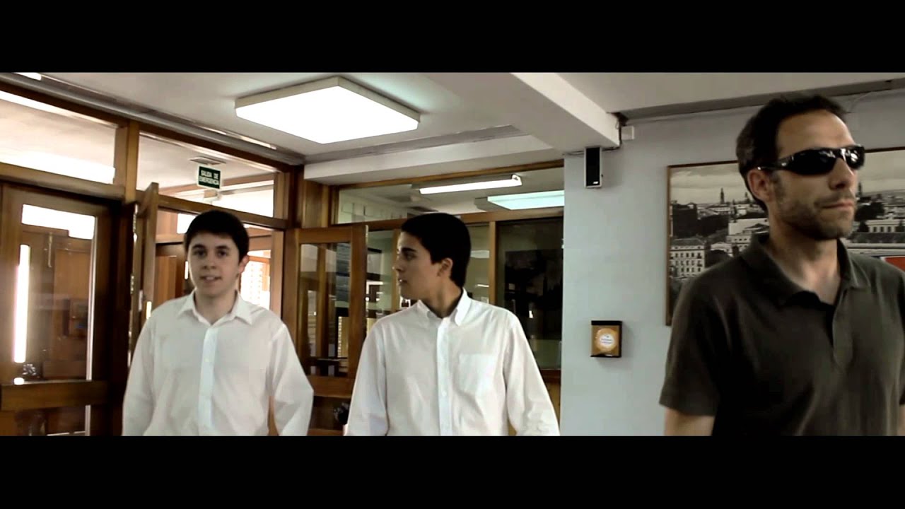 Festival Fiestas colegiales 2015  Jesuitas Zaragoza Vídeo presentación (verdaderos presentadores)