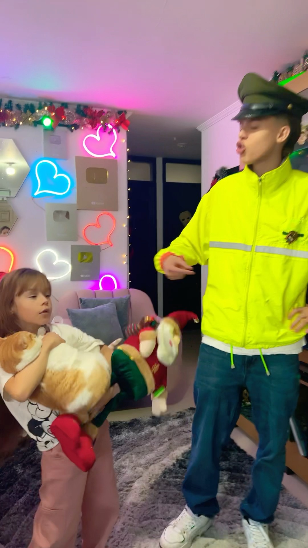 Señorita ,no puedes pasar #humor #cosasdefamilia #comedia #shortviral #navidad
