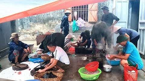 Mùi Khói Bếp I Lòng Lợn Tiết Canh Ngày Mưa Rào Cùng Nông Dân Quê Nhà