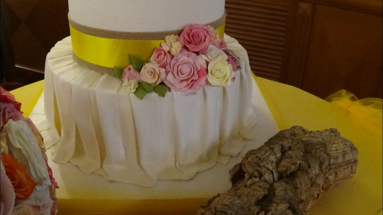 Come ricoprire una base di polistirolo con pasta di zucchero ( effetto drappeggio ) | Gioia Cookies