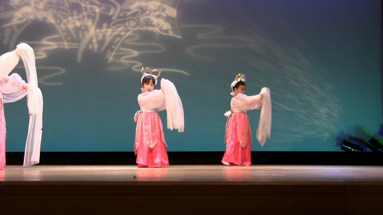 年長のお遊戯　羽衣の舞
