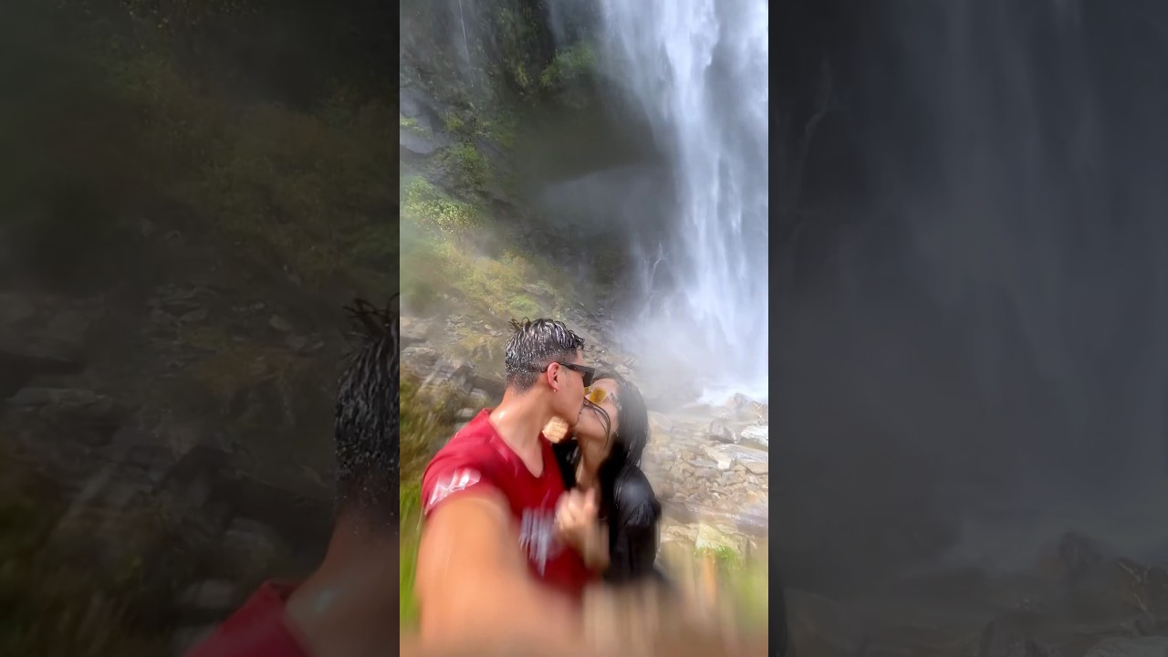 😧 OMG beautiful waterfall 