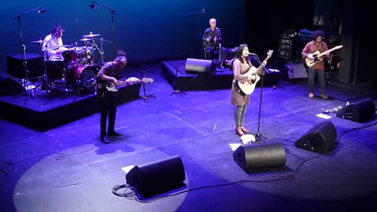 SOUAD MASSI " tout reste à faire " au grand théatre de Dijon 11/12/2014