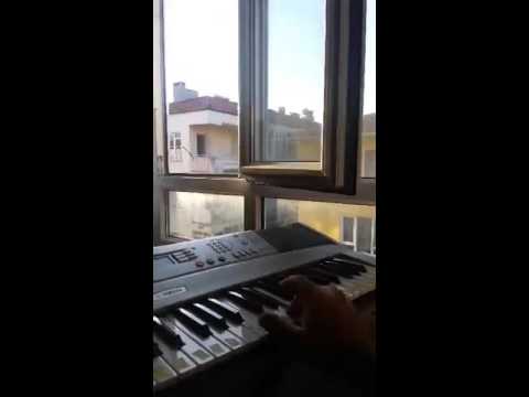 عزف اغنيه وهيه عامله ايه دلوقت