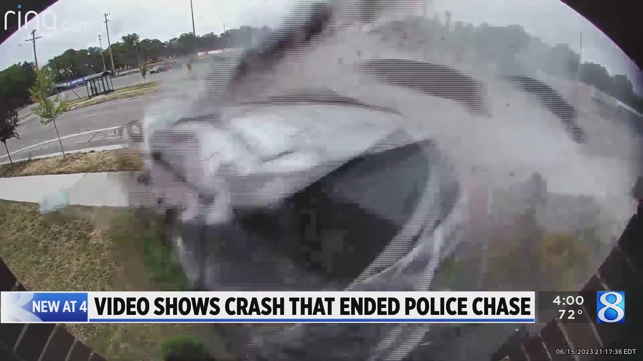 Pair pulled troopers from car after crash that ended chase