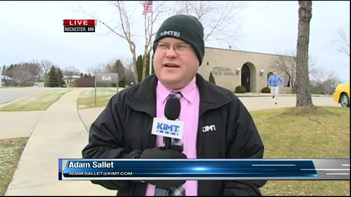 Suspected Sterling State Bank robber runs by KIMT ...