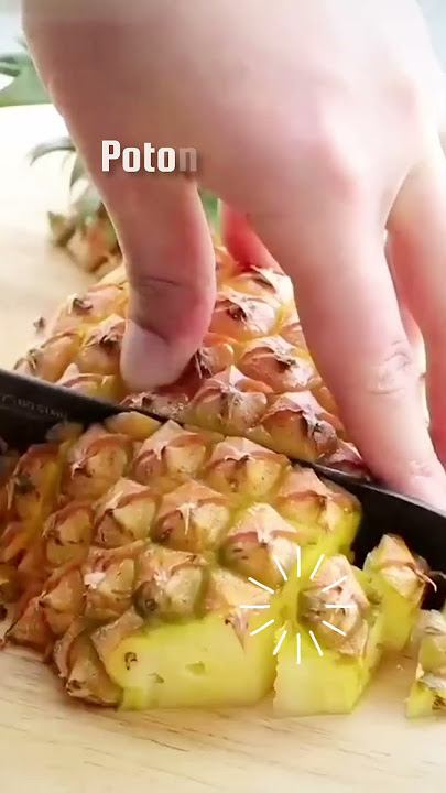 CARA KUPAS BUAH NANAS YANG CEPAT DAN BENAR #shorts #buahnanas #nanasmanis