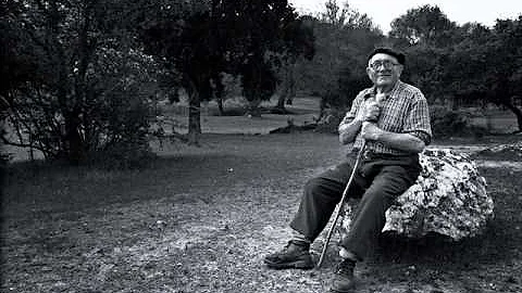 Hombres discutiendo en valenciano // Homes discuti...