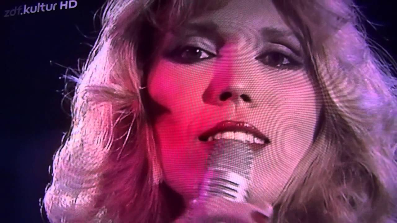Amanda Lear - Queen of Chinatown - Disco77 - YouTube