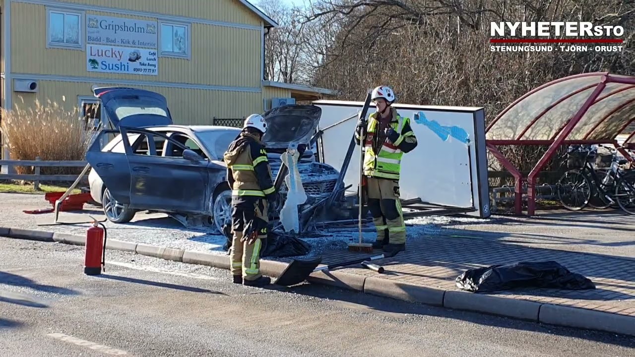 2022-07-07 Körde in i busskur – Började brinna – Person befann sig i busskuren