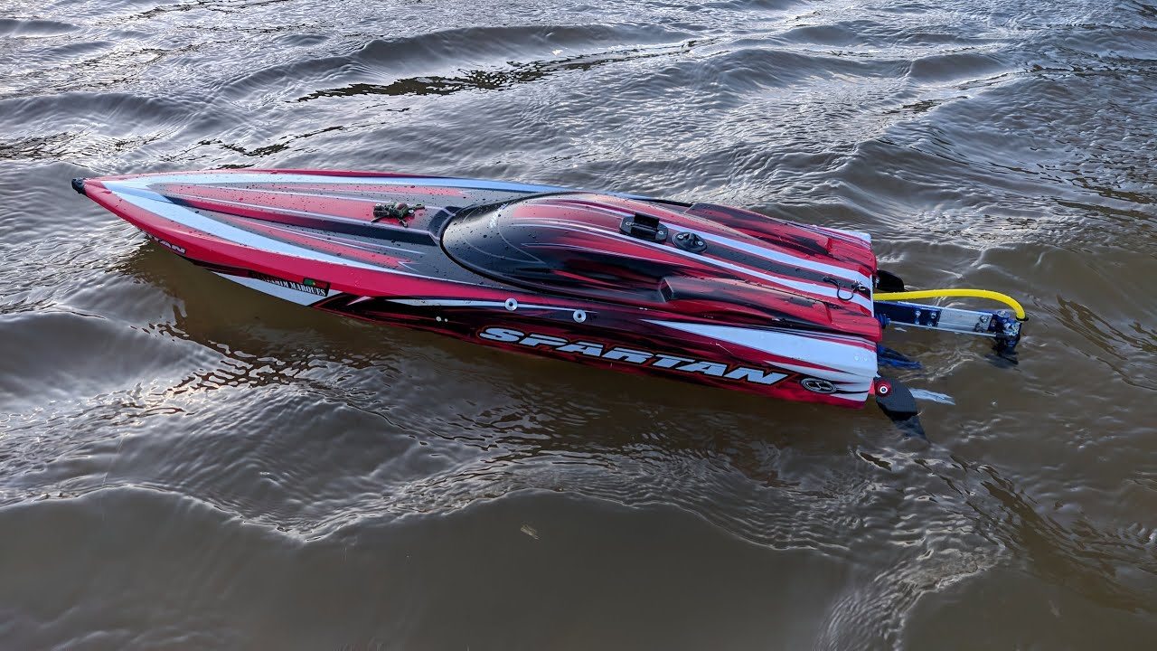 Testing larger/longer trim tabs/turn fins/rudder on the Traxxas Spartan 6s 68kmh 3/3