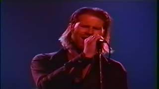 View Screaming Trees Live Performance of 'Shadow of the Season'