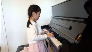 'Let It Go' (Disney's Frozen Theme Song) Piano played by Julia Lau (7 years old)
