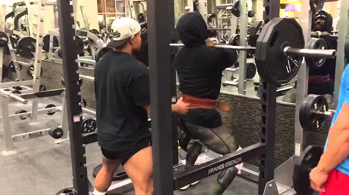 NPC Bodybuilder Dwayne Turner trains legs. Sept 2015