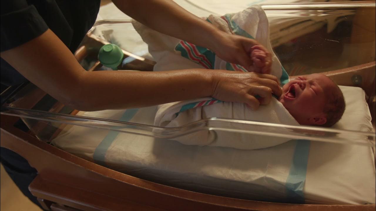 How to Safely Swaddle Your Newborn YouTube