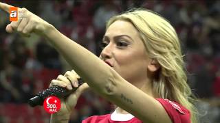 500. Milli Maç'ta Hadise Çıktı! (Türkiye - Danimarka) HD Resimi