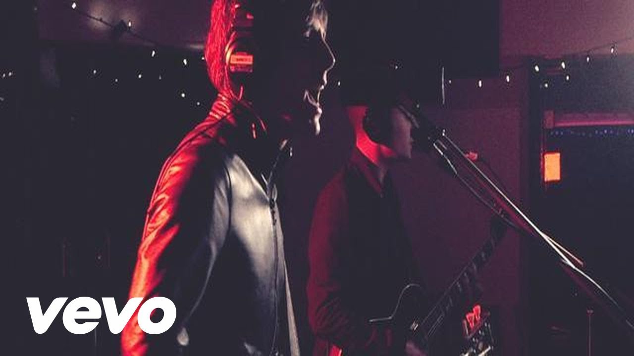 Miles Kane - Don't Forget Who You Are (Live at Sarm Studios)