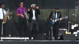 Aloe Blacc  "I wanna  be with you"@Lollapalooza 2012