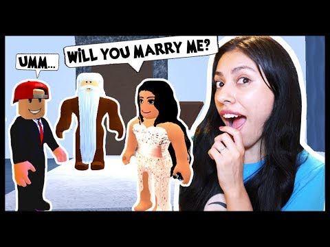 I GOT MARRIED IN ROBLOX!  - Roblox Life Simulator