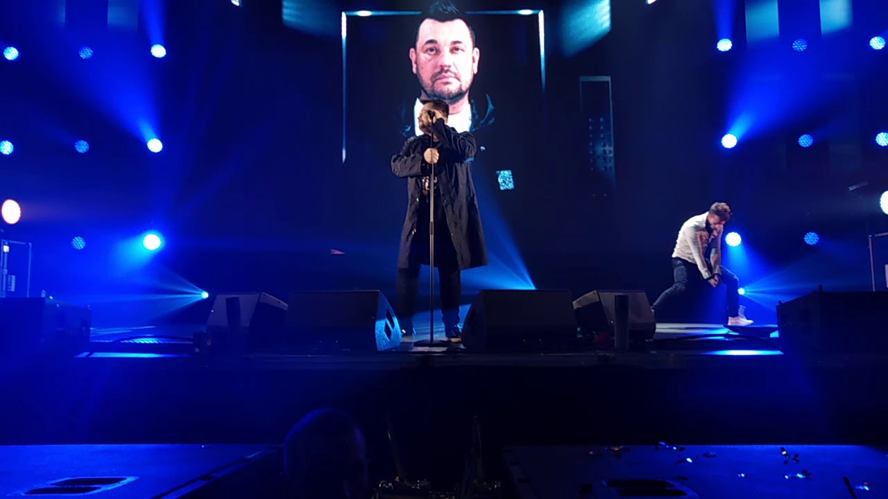 Руки вверх - Она меня целует.Уфа. - YouTube