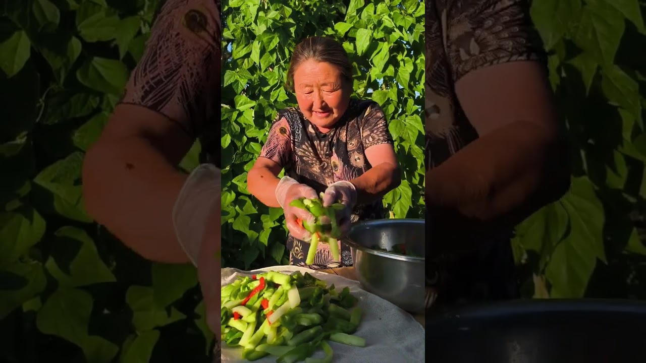 老妈做的黄瓜辣椒咸菜 #农村美食 #农村生活 #黄瓜辣椒咸菜 #新农人计划2025 #黑土地上的农村生活