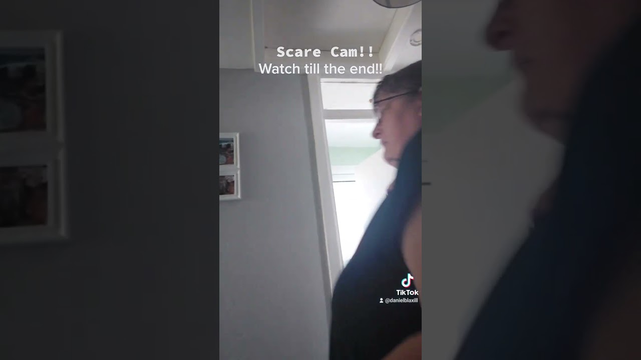 Scare Cam with hilarious reaction!! 
