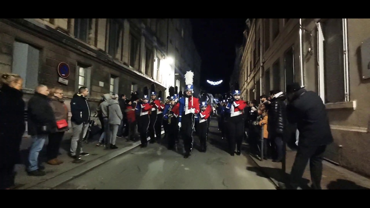 La Vaillante Show&Marching Band de St Quentin - YouTube