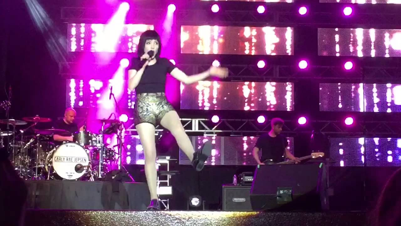 Carly Rae Jepsen Tiny Little Bows Lyrics