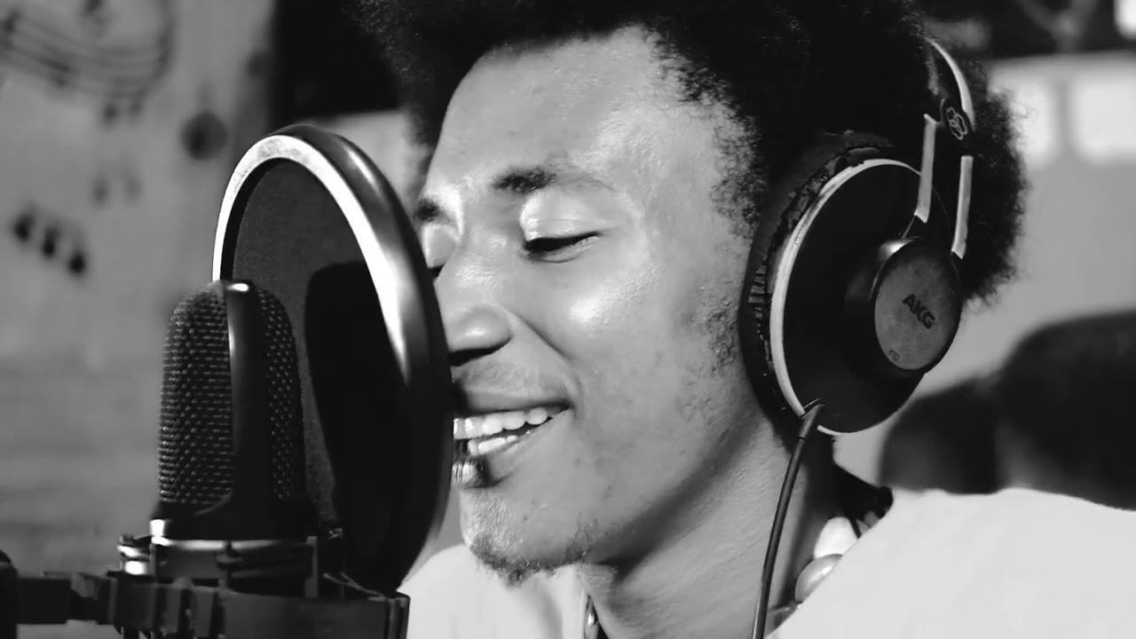 FINARITRA   RAVOLA Clipes official by Bazoka prod 2K24