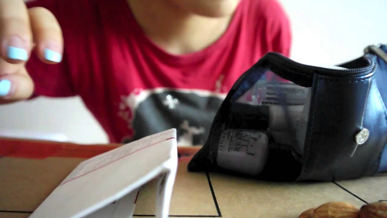 ASMR Eating sounds, Korean (한국어) Whispering, and tapping - Showing nail polish collection