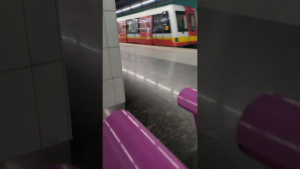 Warszawa Centrum 2024 Metro M1 Świętokrzyska było škoda Varsovia nowa była teraz tym roku teraz 2024