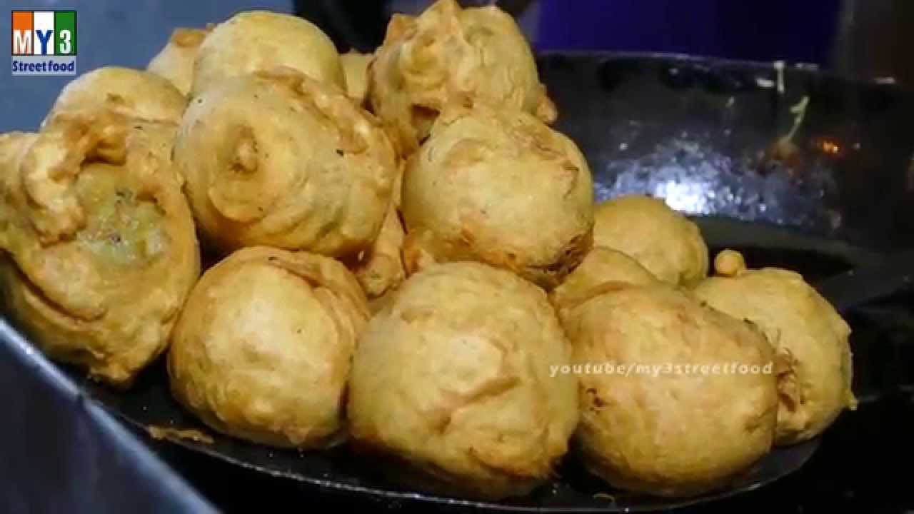 VADA PAV | STREET FOOD IN MUMBAI | JUHU BEACH | 4K VIDEO street food