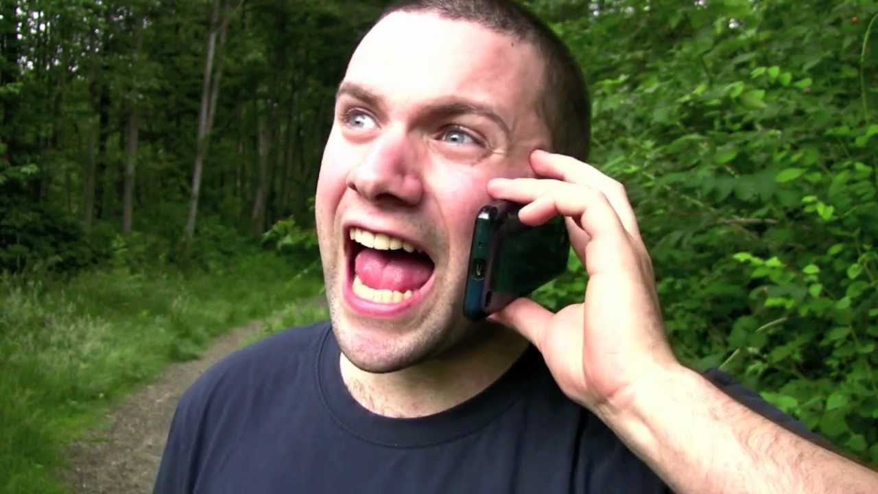 (Walking) MUSICAL PHONE CALL