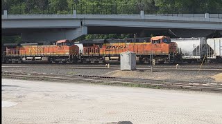 Two LARGE BNSF Trains race!! 12 Locomotives in total!!!