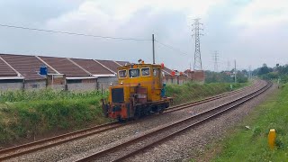 KERETA APA INII⁉️ MOMENT KERETA ROLI LUCU MELINTAS