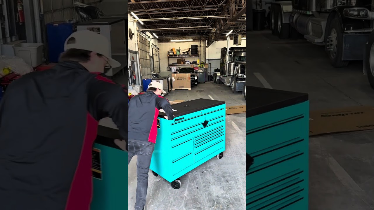Unboxing 4 more tool boxes!! 